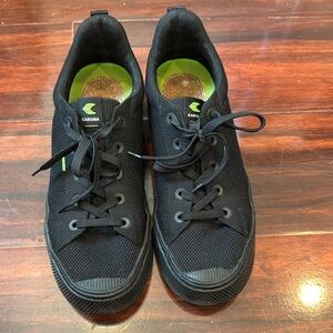 Black and Green Low-Top Sneakers with Canvas Upper